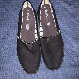 TOMS Black on Black Cupsole Alpargata